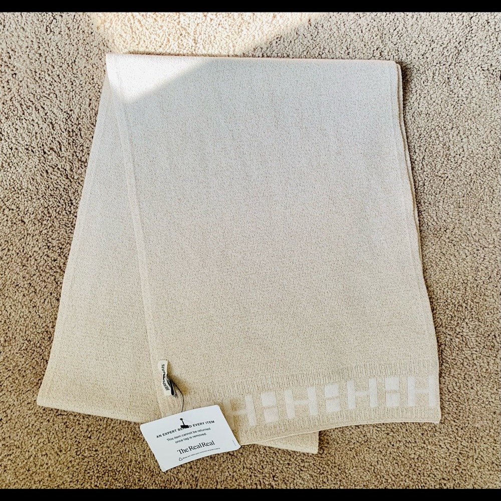 Hermès Cashmere Winter Wrap scarf Ivory Authentic Hermès